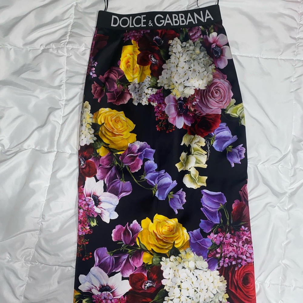 Dolce & Gabbana Black Floral Pencil Skirt